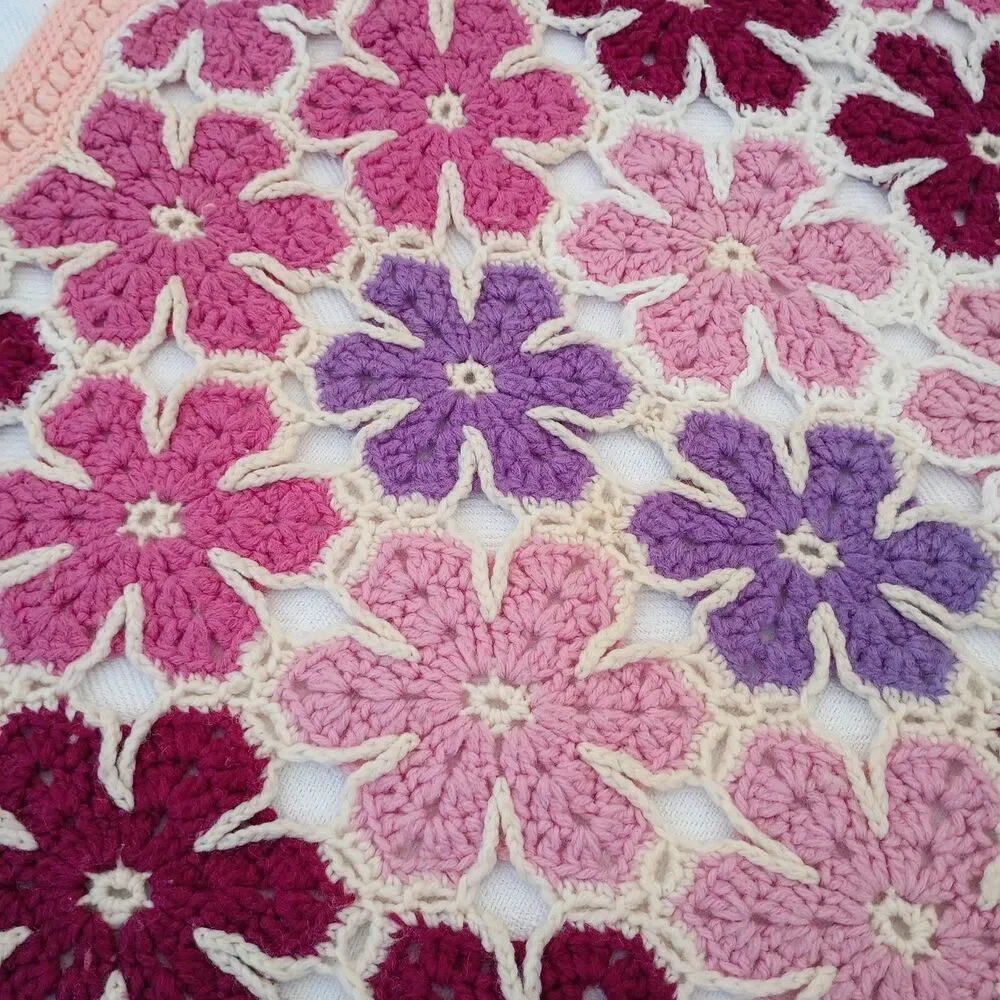 African Flower Throw Blanket Intricate Crocheted Edge Pink White Purple Pastel